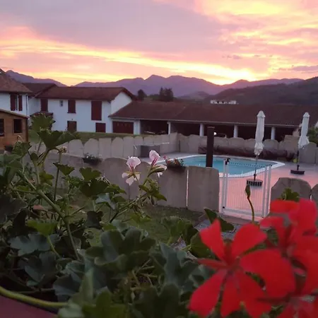 Maison Iputxainia Guest house