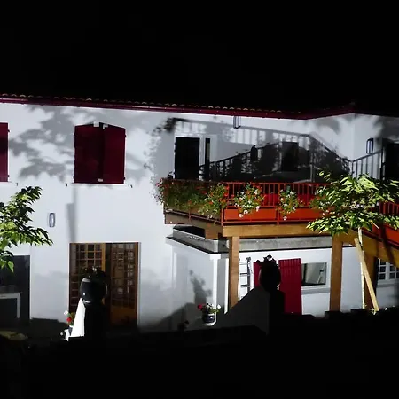 Maison Iputxainia Guest house *