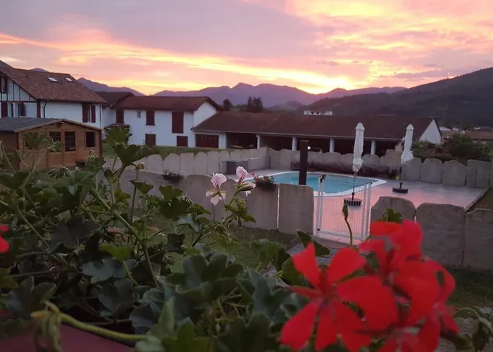 Maison Iputxainia Guest house